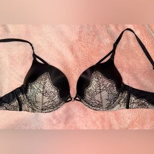 Victoria's Secret Bombshell Plunge Black Lace Bra 36B